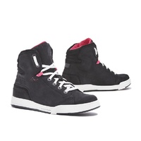 Forma Swift Dry Ladies Boots Black White 